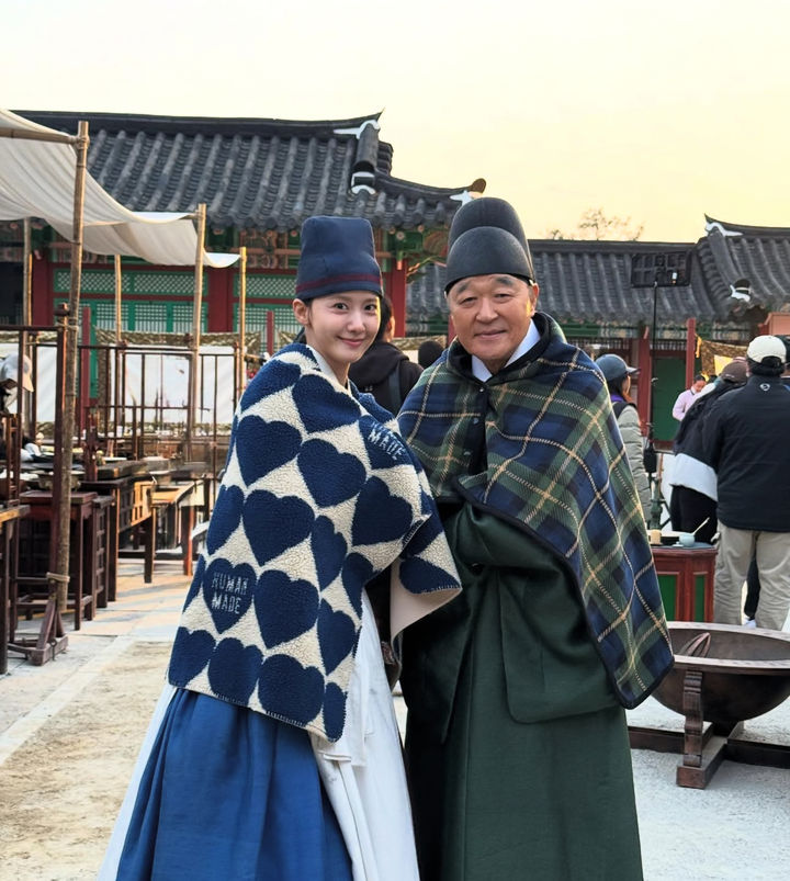 [서울=뉴시스] 그룹 소녀시대 멤버 겸 배우 임윤아(왼쪽)와 장광. (사진=임윤아 인스타그램 캡처) 2025.09.16. photo@newsis.com *재판매 및 DB 금지