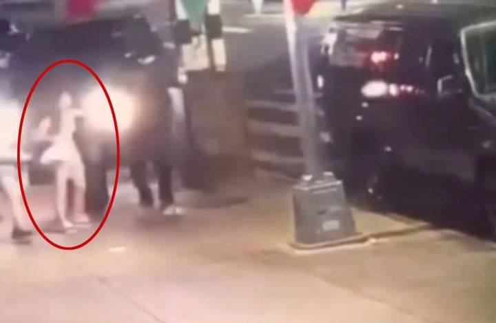 [뉴시스] 미국 뉴욕에서 만취 상태의 남성이 16세 소녀에게 성관계를 제안했다가 의붓아버지와 몸싸움이 벌어지자 자신의 차량으로 소녀를 들이받아 사망케 하는 사건이 발생했다. (사진 = @yrdaniel7 틱톡 캡처) 2025.09.16. *재판매 및 DB 금지