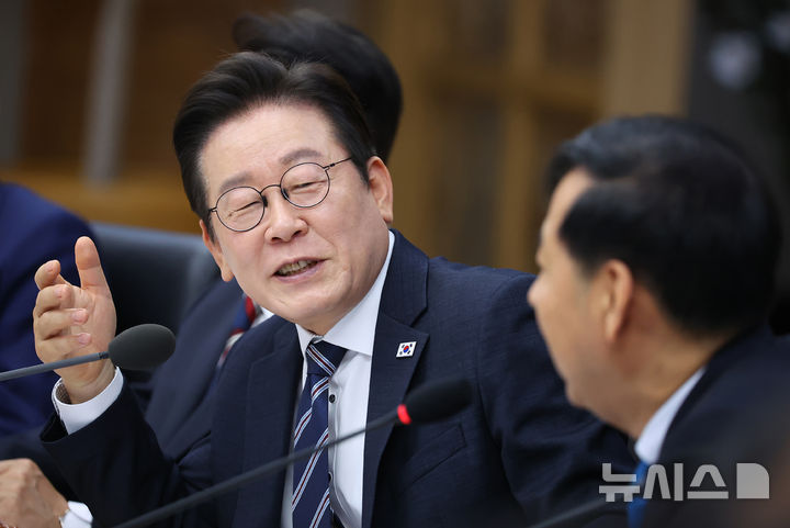 [세종=뉴시스] 고범준 기자 = 이재명 대통령이 16일 세종시 정부세종청사에서 열린 제42회 국무회의에서 발언하고 있다. (대통령실통신사진기자단) 2025.09.16. bjko@newsis.com