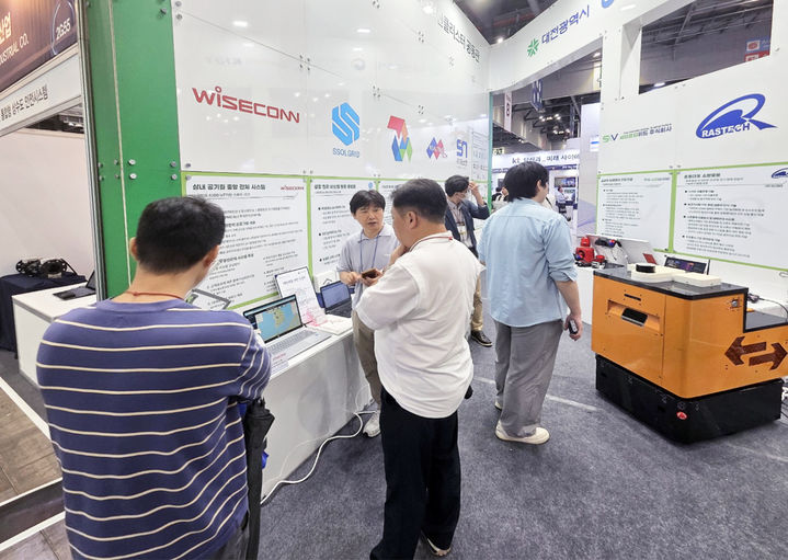 [대전=뉴시스]대전테크노파크는 17일부터 19일까지 일산 킨텍스에서 열리는 '2025 대한민국 안전산업박람회(K-SAFETY EXPO 2025)'에서 대전 기업들의 혁신 기술과 차세대 안전 솔루션을 선보이는 공동관을 운영한다. 2025. 09. 17 photo@newsis.com *재판매 및 DB 금지