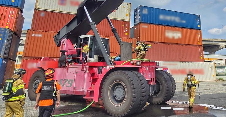  *재판매 및 DB 금지