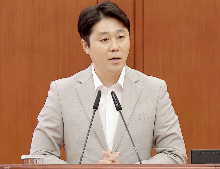 [대전=뉴시스] 조명휘 기자 = 김진오(국민의힘·서구1) 대전시의원이 17일 제290회 임시회 제3차 본회의에서 5분자유발언을 하고 있다. (사진= 대전시의회 제공) 2025.09.17. photo@newsis.com&nbsp; *재판매 및 DB 금지