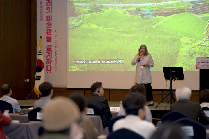 [안동 경주=뉴시스] 17일 경주 힐튼호텔에서 '경북도립미술관 건립을 위한 글로벌 건축포럼'이 열리고 있다. (사진=경북도 제공) 2025.09.17. photo@newsis.com *재판매 및 DB 금지
