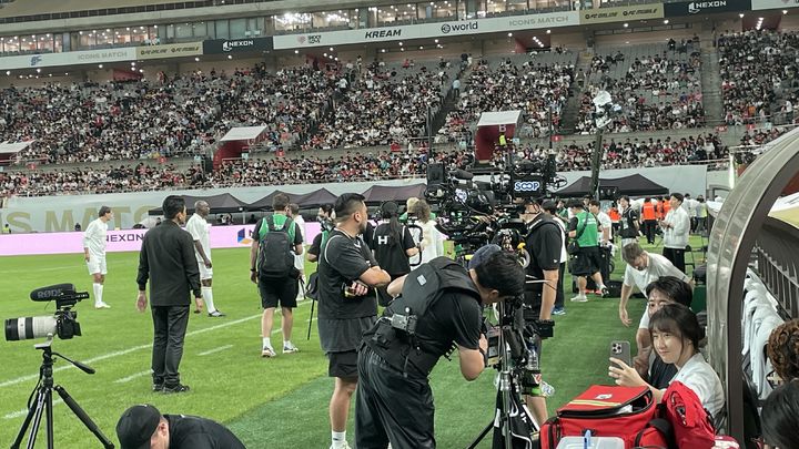 [서울=뉴시스] 넥슨 '2025 아이콘 매치: 창의 귀환, 반격의 시작'에서 SOOP이 세부 프로그램 기획부터 중계, 운영 등 전 과정을 수행했다. 사진은 SOOP 전용 카메라 (사진=SOOP 제공) *재판매 및 DB 금지