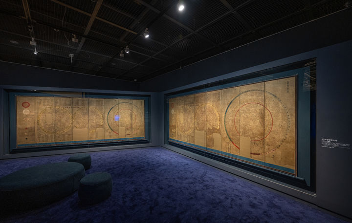 [서울=뉴시스] 17일 국립민속박물관 기획전시실 2에서 열리는 특별전 '다시 만난 하늘: 보물 신·구법천문도 복원기' (사진=국립민속박물관 제공) 2025.09.17. photo@newsis.com  *재판매 및 DB 금지