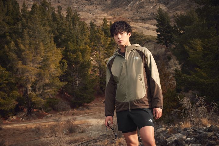 [유통가 새 얼굴] 박보검·스티븐 연, 아웃도어 브랜드서 탐험과 자연의 가치 전한다