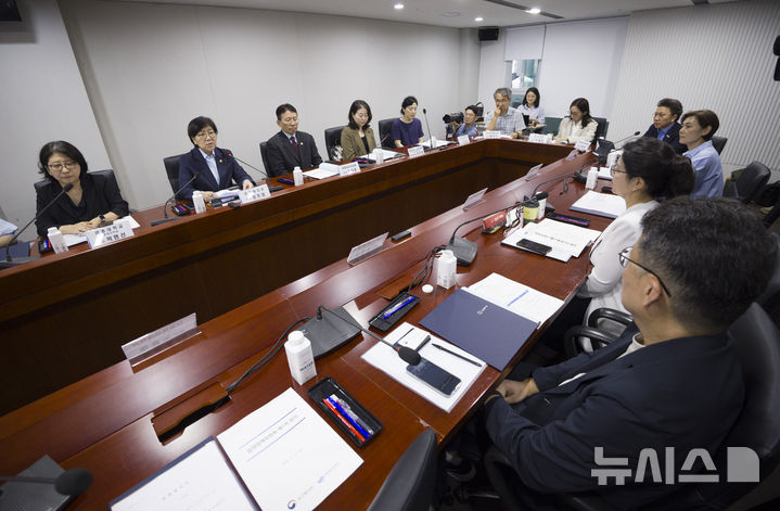[서울=뉴시스] 지난해 9월 17일 제1차 입양정책위원회 회의 모습. (사진=뉴시스 DB) 2025.09.17. photo@newsis.com