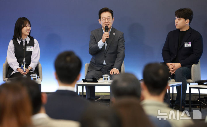 [성남=뉴시스] 고범준 기자 = 이재명 대통령이 17일 경기도 성남시 스타트업 스퀘어에서 열린 청년 스타트업 상상콘서트에서 발언하고 있다. 2025.09.17. bjko@newsis.com