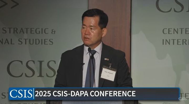 [워싱턴=뉴시스]석종건 방위사업청장이 17일(현지 시간) 미국 워싱턴DC 싱크탱크 전략국제문제연구소(CSIS) 세미나에서 기조연설을 진행하고 있다. (사진=CSIS 영상 캡쳐). 2025.09.18. *재판매 및 DB 금지