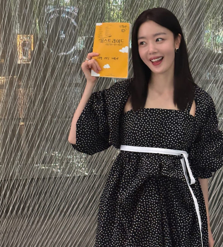 [서울=뉴시스] 배우 한선화. (사진=한선화 인스타그램 캡처) 2025.09.18. photo@newsis.com *재판매 및 DB 금지