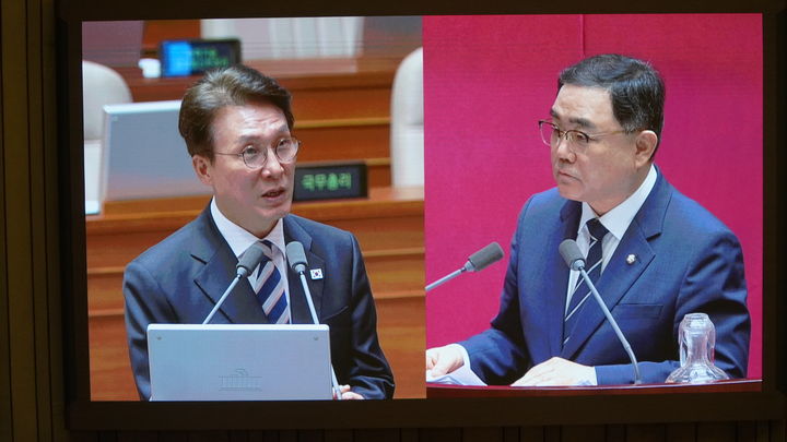 [창원=뉴시스]왼쪽부터 김민석 국무총리, 허성무 의원.(사진=허성무 의원실 제공) 2025.09.18.photo@newsis.com *재판매 및 DB 금지