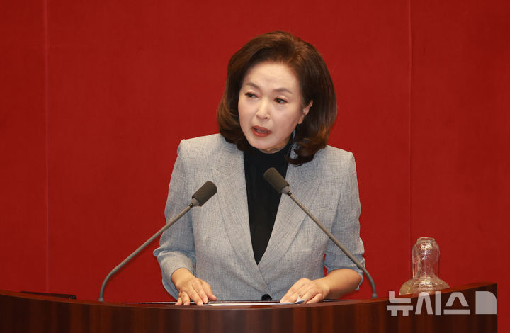 [서울=뉴시스] 고승민 기자 = 김민전 국민의힘 의원이 지난해 9월 18일 서울 여의도 국회에서 열린 제429회국회(정기회) 제8차 본회의 '교육·사회·문화에 관한 질문'에서 질의 전 발언하고 있다. 2026.02.18. kkssmm99@newsis.com