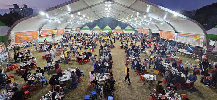 [합천=뉴시스] 황토한우축제 구이존 (사진=합천군 제공) 2025. 09. 19. photo@newsis.com *재판매 및 DB 금지