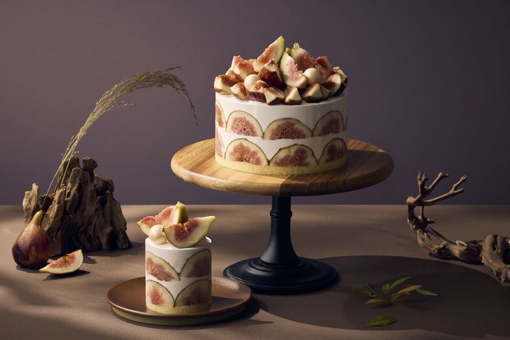 [서울=뉴시스] 페어몬트 앰배서더, 더 아트리움 라운지서 선보인 가을 디저트 무화과 생크림 홀케이크.(사진=페어몬트 앰배서더 제공) *재판매 및 DB 금지