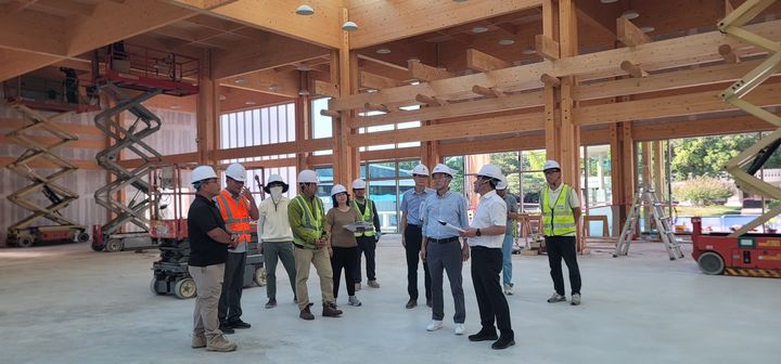 [안동=뉴시스] 이철우 경북지사가 지난 16일 국립경주박물관에서 건축중인 APEC 만찬장을 점검하고 있다. (사진=경북도 제공) 2025.09.19 photo@newsis.com *재판매 및 DB 금지