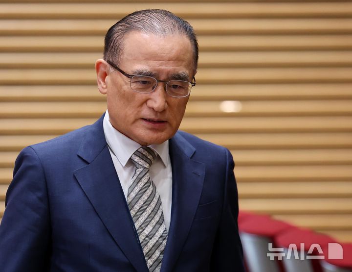 [서울=뉴시스] 최동준 기자 = 위성락 국가안보실장이 19일 서울 용산 대통령실 청사에서 UN총회 순방 관련 기자간담회를 하기 위해 입장하고 있다. (대통령실통신사진기자단) 2025.09.19. photocdj@newsis.com