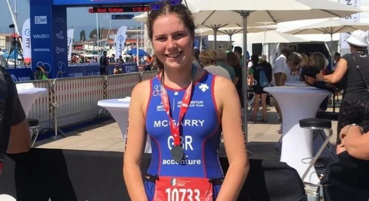 [뉴시스] 수막구균성 패혈증으로 사지 절단한 트라이애슬론 선수이자 의과대학에 재학 중인 릴리 맥개리(20). 2025.09.20. (사진=BBC 캡처). *재판매 및 DB 금지