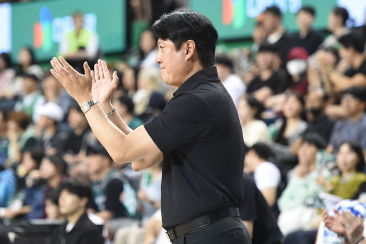 [서울=뉴시스] 프로농구 수원 KT 문경은 감독. (사진=KBL 제공) *재판매 및 DB 금지