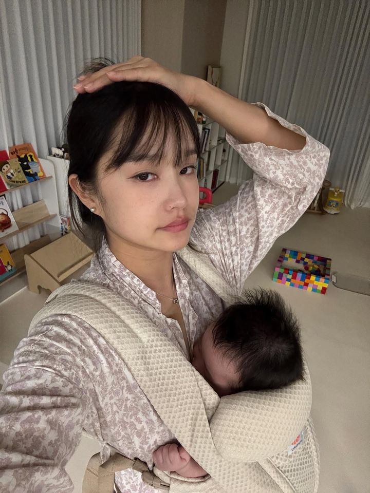 [서울=뉴시스] 유튜버 헤이지니와 둘째 승유. (사진=인스타그램 캡처) *재판매 및 DB 금지