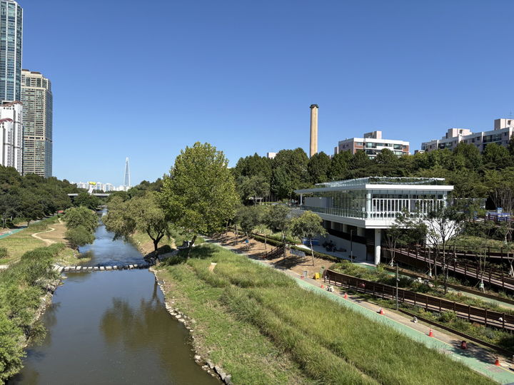 [서울=뉴시스] 수변문화쉼터. 2025.09.22. (사진=서울시 제공) *재판매 및 DB 금지