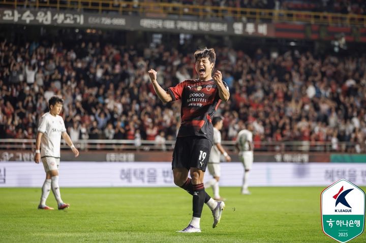 [서울=뉴시스] 프로축구 K리그1 포항 스틸러스의 이호재. (사진=한국프로축구연맹 제공) *재판매 및 DB 금지