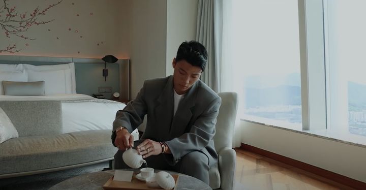 [서울=뉴시스] 롯데호텔 글로벌 앰버서더 황희찬 선수. (사진=롯데호텔앤리조트 제공) *재판매 및 DB 금지