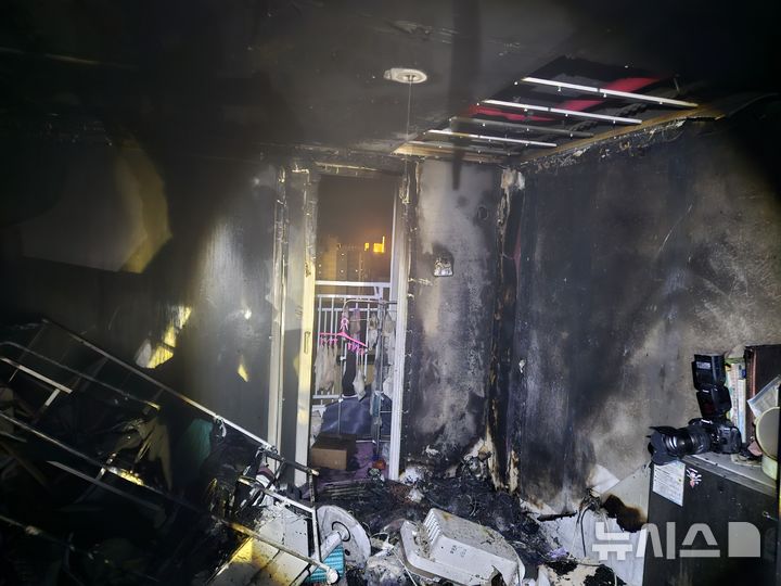 [청주=뉴시스] 화재 현장 (사진= 청주동부소방서 제공) 2025.09.22. photo@newsis.com *재판매 및 DB 금지