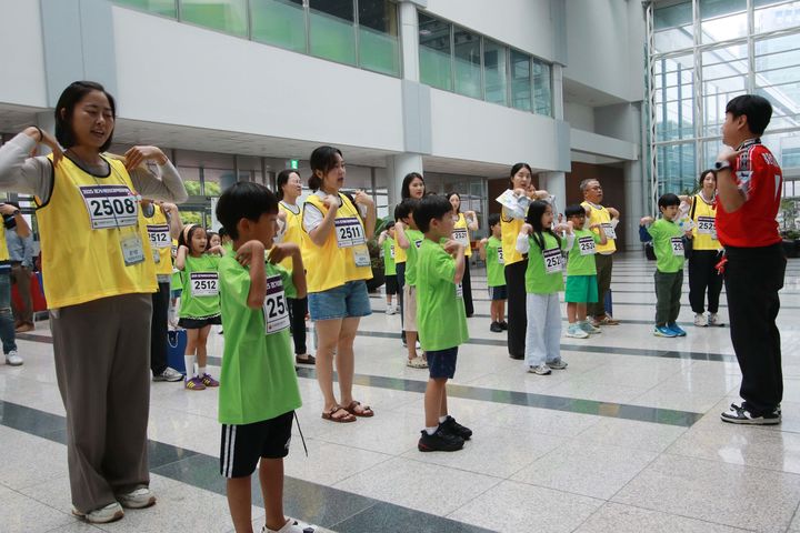 [수원=뉴시스] 경기어린이과학마라톤 모습. (사진=융기원 제공) 2025.09.22. photo@newsis.com *재판매 및 DB 금지