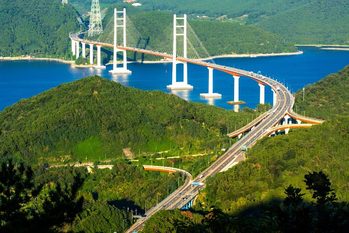 창원시 마산합포구에서 진해구 및 성산구를 연결하는 마창대교 전경, *재판매 및 DB 금지