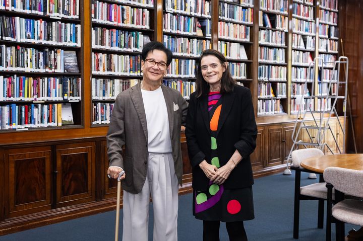 [서울=뉴시스] 이재현 CJ그룹 회장이 영국 런던에서 세계 최정상급 외교 안보 싱크탱크인 채텀하우스의 브론웬 매덕스 소장을 만나 통상 환경 변화와 국제 정세에 대해 논의했다.(사진=CJ그룹 제공) *재판매 및 DB 금지