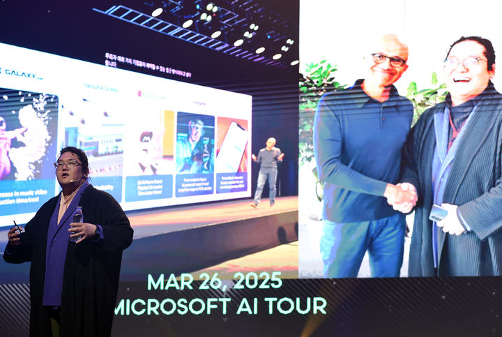 [서울=뉴시스] 갤럭시코퍼레이션 최용호 대표가 '엔터테크 서울 2025' 개막식에서 기조연설을 하고 있다 (사진=갤러시코퍼레이션 제공) 2025.09.22. photo@newsis.com *재판매 및 DB 금지