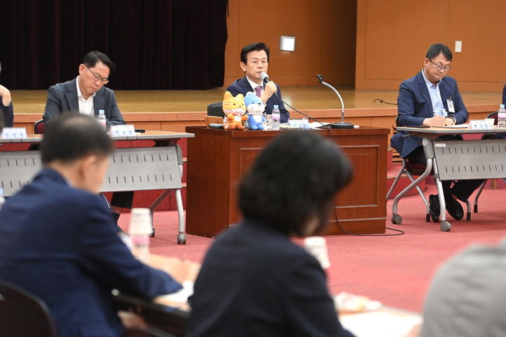 [진주=뉴시스]진주시, ‘10월 축제 부서별 추진상황 보고회’ 개최.(사진=진주시 제공).2025.09.22.photo@newsis.com *재판매 및 DB 금지