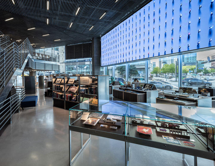 [서울=뉴시스] 현대자동차는 현대차 브랜드 최초의 체험 공간인 '현대 모터스튜디오 서울'이 리뉴얼을 마치고 재개관을 했다고 23일 밝혔다. (사진=현대자동차 제공) photo@newsis.com *재판매 및 DB 금지