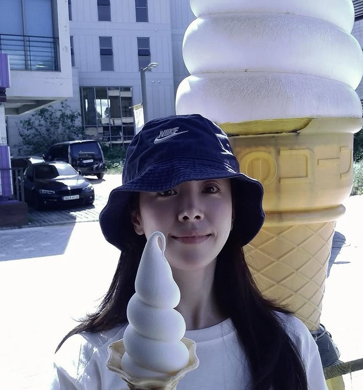 [서울=뉴시스] 배우 한지민. (사진=한지민 인스타그램 캡처) 2025.09.22. photo@newsis.com *재판매 및 DB 금지