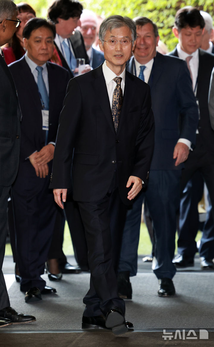 [서울=뉴시스] 이영환 기자 = 조희대 대법원장이 22일 오전 서울 중구 신라호텔에서 열린 2025 세종 국제 콘퍼런스에 참석하고 있다. 2025.09.22. 20hwan@newsis.com