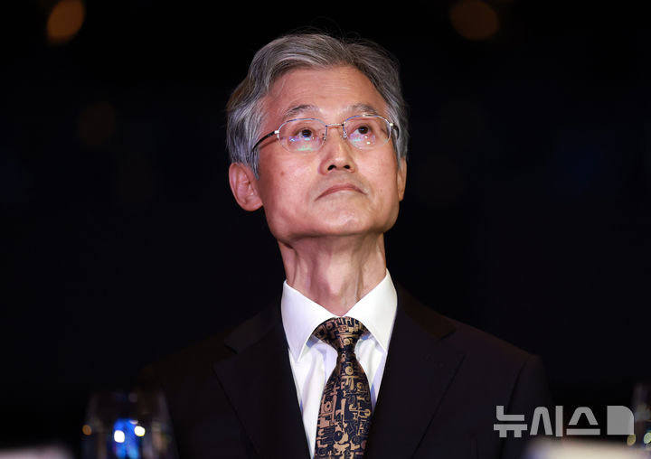 [서울=뉴시스] 이영환 기자 = 조희대 대법원장이 22일 오전 서울 중구 신라호텔에서 열린 2025 세종 국제 콘퍼런스에 참석하고 있다. 2025.09.22. 20hwan@newsis.com