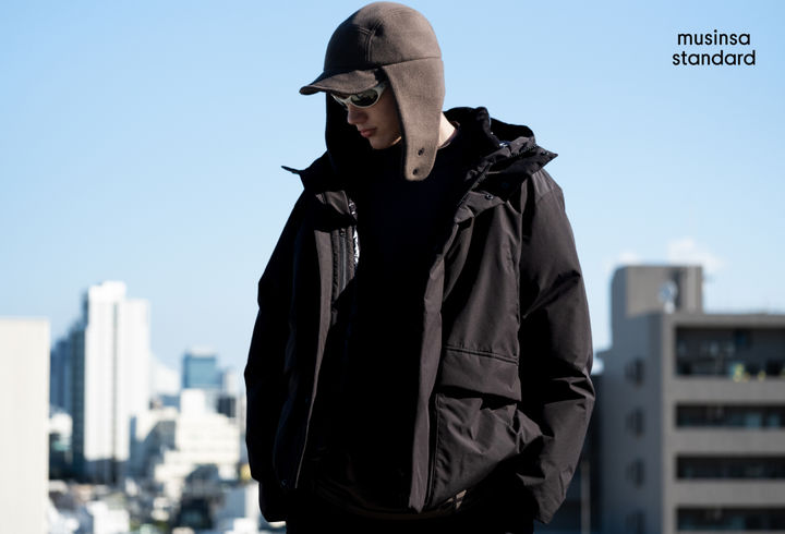 [서울=뉴시스] 무신사가 전개하는 모던 베이식 캐주얼웨어 브랜드 무신사 스탠다드(MUSINSA STANDARD)가 2025년 가을·겨울(FW) 시즌 시티 레저 컬렉션 화보를 공개한다고 23일 밝혔다. (사진=무신사 제공) *재판매 및 DB 금지
