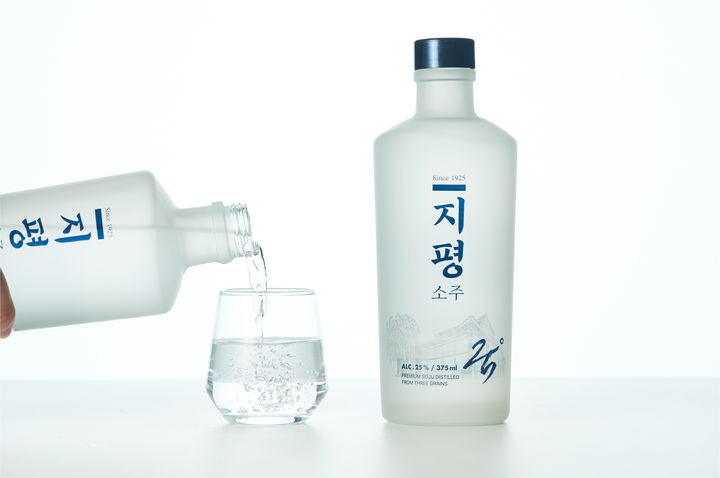 [서울=뉴시스] 지평소주 제품.(사진=지평 제공) *재판매 및 DB 금지