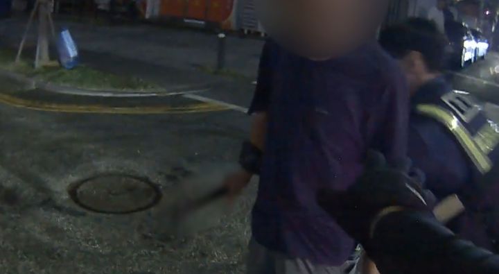 [대전=뉴시스] 도로에서 망치를 들고 차량을 위협한 60대 남성이 검찰에 넘겨졌다.(사진=대전경찰청 제공) 2025.09.23. photo@newsis.com *재판매 및 DB 금지