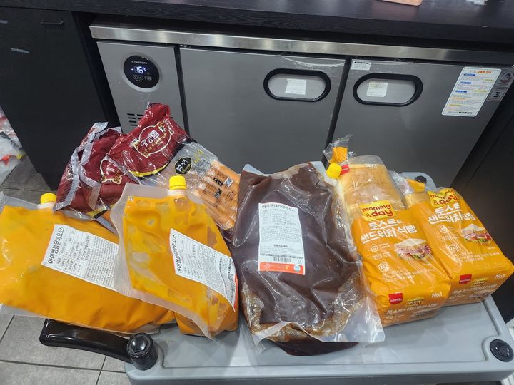 [대전=뉴시스]대전시 특별사법경찰은 위생 취약 업종인 배달음식점 및 PC방 내 음식점 53곳을 점검한 결과 식품위생법 위반업체 6곳을 적발했다. 2025. 09. 23 photo@newsis.com *재판매 및 DB 금지