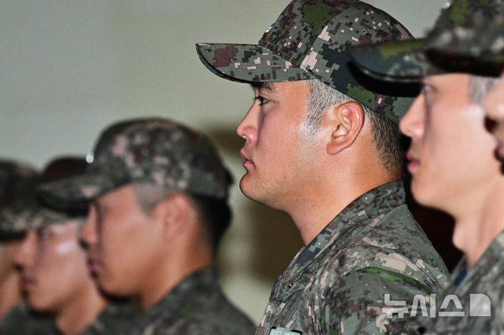 [창원=뉴시스] 차용현 기자 = 23일 오전 삼성전자 이재용 회장의 장남 이지호 씨가 경남 창원시 진해구 해군사관학교에서 열린 '제139기 해군 사관후보생 입교식'에서 참석해 있다. 2025.09.23. con@newsis.com 