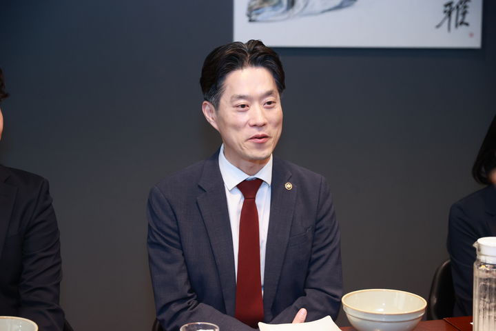 [서울=뉴시스] 2030자문단 간담회에 참석한 노용석 중소벤처기업부 차관. (사진=중소벤처기업부 제공) 2025.09.23. photo@newsis.com *재판매 및 DB 금지