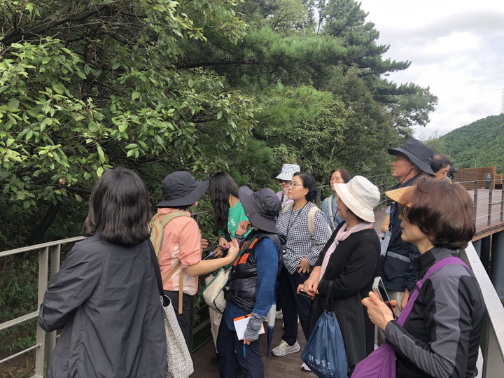 [대구=뉴시스] 대구 수성구는 '생태관광투어' 가을 시즌 프로그램을 운영한다. (사진 =대구 수성구 제공) 2025.09.23. photo@newsis.com *재판매 및 DB 금지