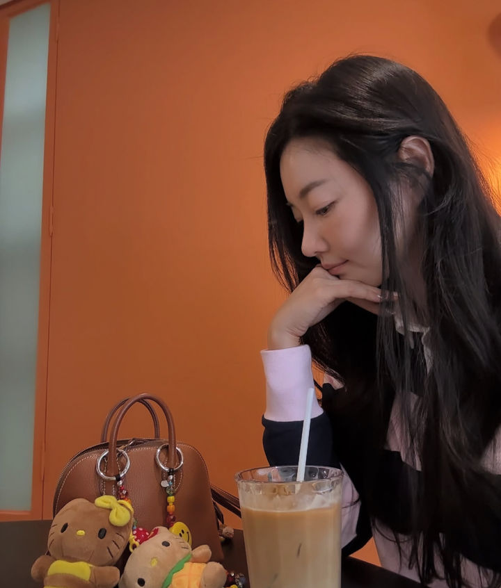 [서울=뉴시스] 배우 김사랑. (사진=김사랑 인스타그램 캡처) 2025.09.23. photo@newsis.com *재판매 및 DB 금지