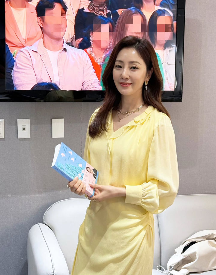 [서울=뉴시스] 배우 오나라. (사진=오나라 인스타그램 캡처) 2025.09.23. photo@newsis.com *재판매 및 DB 금지