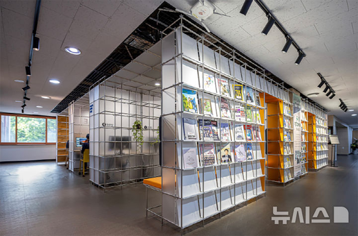 [광주=뉴시스] 광주무등시립도서관 자료실. (사진=광주시청 제공). photo@newsis.com *재판매 및 DB 금지