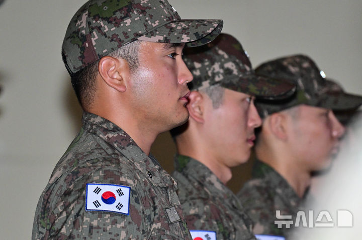 [창원=뉴시스] 차용현 기자 = 23일 오전 삼성전자 이재용 회장의 장남 이지호 씨가 경남 창원시 진해구 해군사관학교에서 열린 '제139기 해군 사관후보생 입교식'에서 참석해 있다. 2025.09.23. con@newsis.com