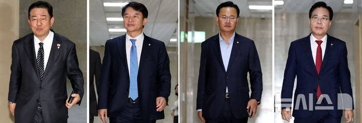 [서울=뉴시스] 조성봉 기자 = 김병기(왼쪽부터) 더불어민주당 원내대표와 문진석 원내운영수석부대표, 송언석(오른쪽부터) 국민의힘 원내대표와 유상범 원내운영수석부대표가 23일 오후 서울 여의도 국회에서 열린 현안관련 여야 2+2(원내대표, 원내운영수석부대표) 회동에 참석하고 있다. 2025.09.23. suncho21@newsis.com