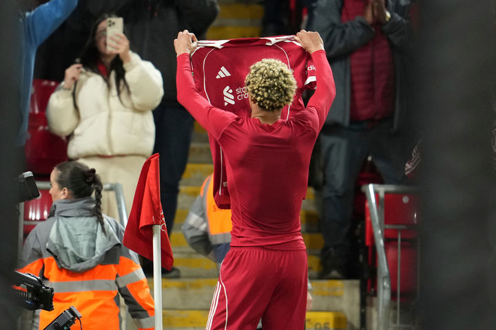 [리버풀=AP/뉴시스]골 넣고 퇴장당한 리버풀 에키티케. 2025.09.23.