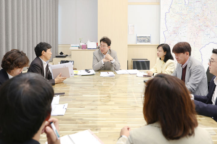 [원주=뉴시스] 첨단의료복합단지 조성 기본계획 용역 중간보고회. (사진=원주시 제공) 2025.09.24. photo@newsis.com *재판매 및 DB 금지